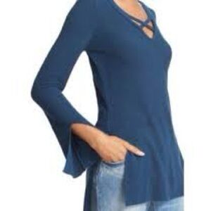FREE PEOPLE Blue Cross Front V-Neck Tunic Flare
Sleeve‎ Sweater Size L Casual